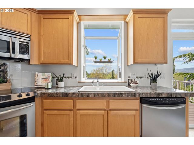 2711 HARVEST Ct, Forest Grove, OR 97116