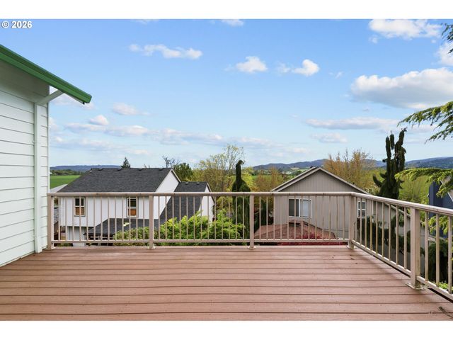 2711 HARVEST Ct, Forest Grove, OR 97116