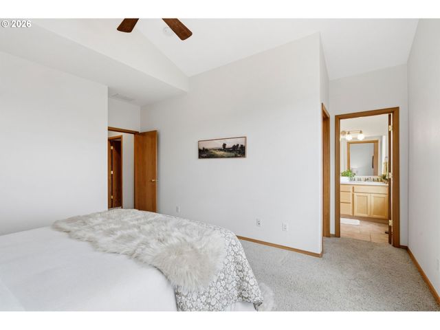 2711 HARVEST Ct, Forest Grove, OR 97116
