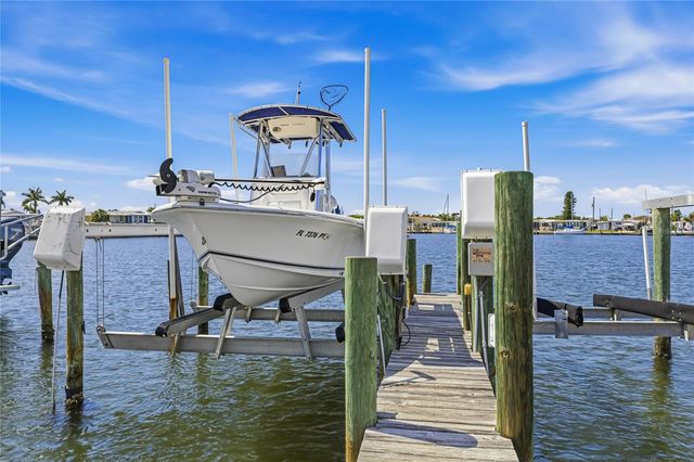 2810 14TH STREET W, Palmetto, FL 34221