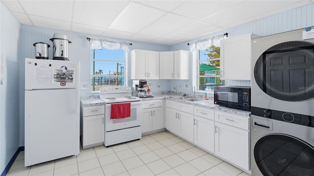 2810 14TH STREET W, Palmetto, FL 34221