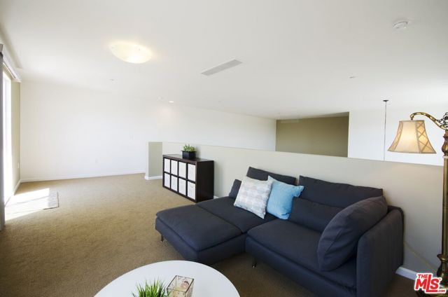 546 N Oxford Avenue 309, Los Angeles, CA 90004