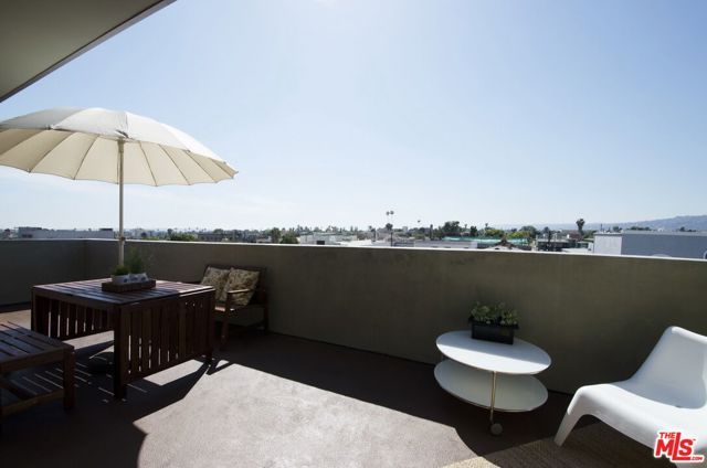546 N Oxford Avenue 309, Los Angeles, CA 90004