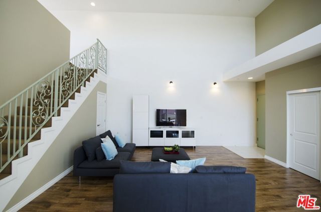 546 N Oxford Avenue 309, Los Angeles, CA 90004