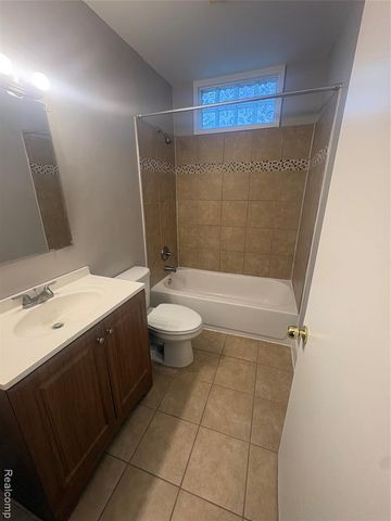 436 E Cambourne Street, Ferndale, MI 48220