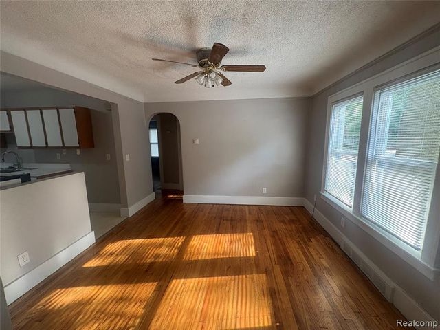 436 E Cambourne Street, Ferndale, MI 48220