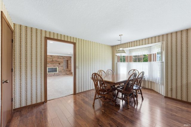 3890 N 650 E, Churubusco, IN 46723