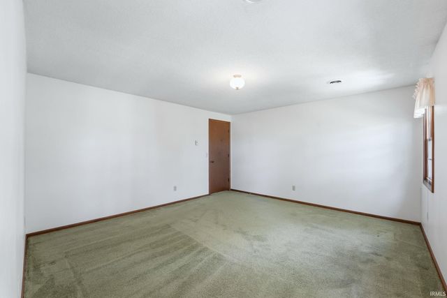 3890 N 650 E, Churubusco, IN 46723