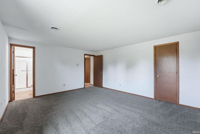 3890 N 650 E, Churubusco, IN 46723