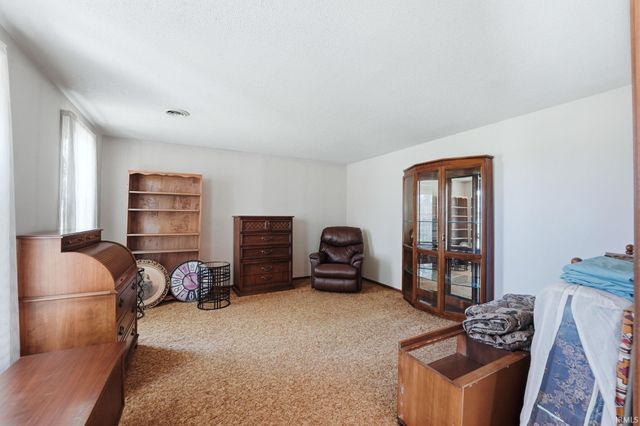3890 N 650 E, Churubusco, IN 46723