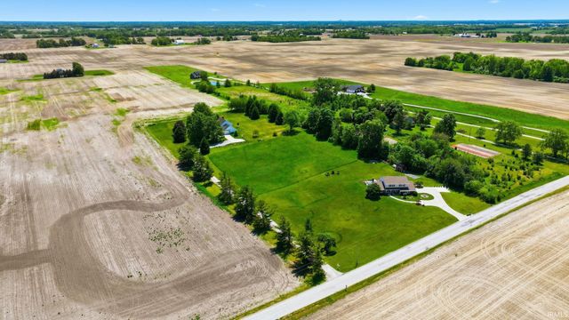 3890 N 650 E, Churubusco, IN 46723