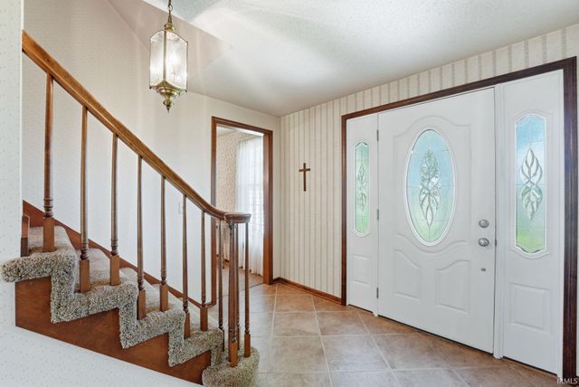 3890 N 650 E, Churubusco, IN 46723