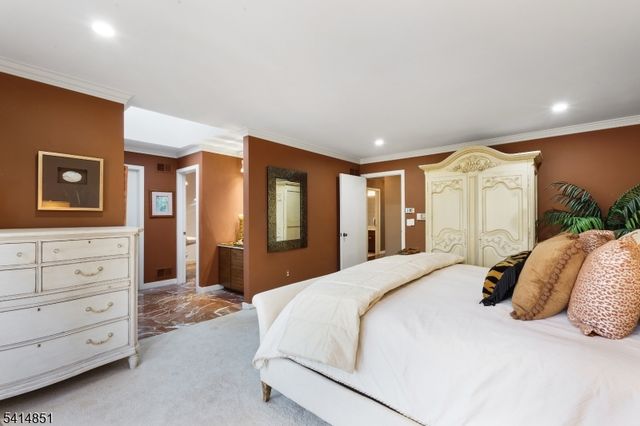 4 Timber Ridge Dr, Warren Twp., NJ 07059