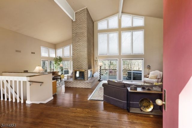 4 Timber Ridge Dr, Warren Twp., NJ 07059