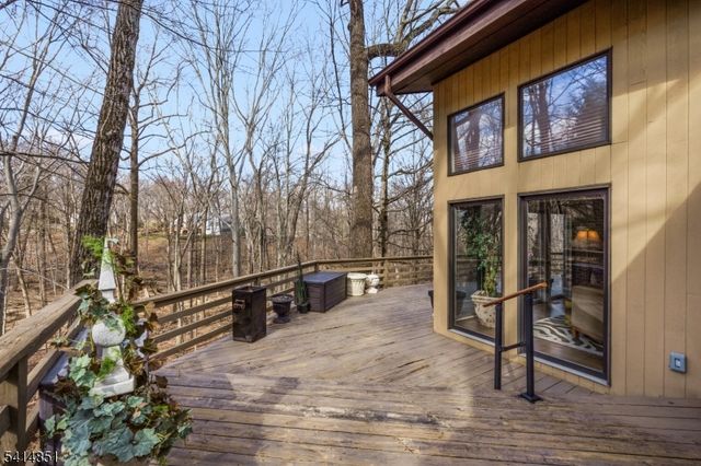 4 Timber Ridge Dr, Warren Twp., NJ 07059