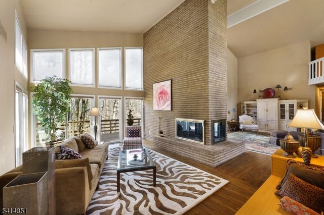 4 Timber Ridge Dr, Warren Twp., NJ 07059