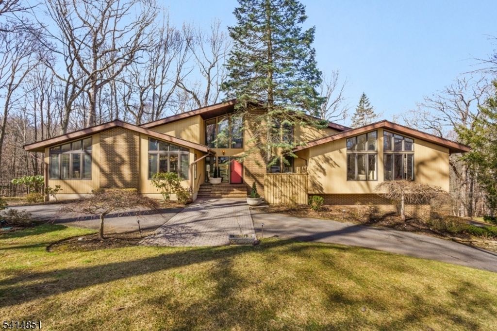 4 Timber Ridge Dr, Warren Twp., NJ 07059