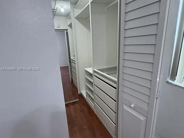 10282 NW 9th St Cir 206, Miami, FL 33172