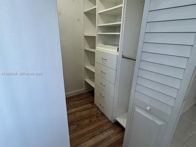10282 NW 9th St Cir 206, Miami, FL 33172