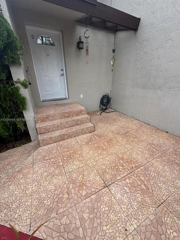 10282 NW 9th St Cir 206, Miami, FL 33172