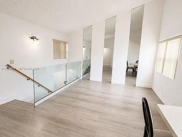 10282 NW 9th St Cir 206, Miami, FL 33172