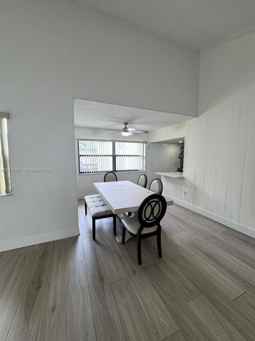 10282 NW 9th St Cir 206, Miami, FL 33172