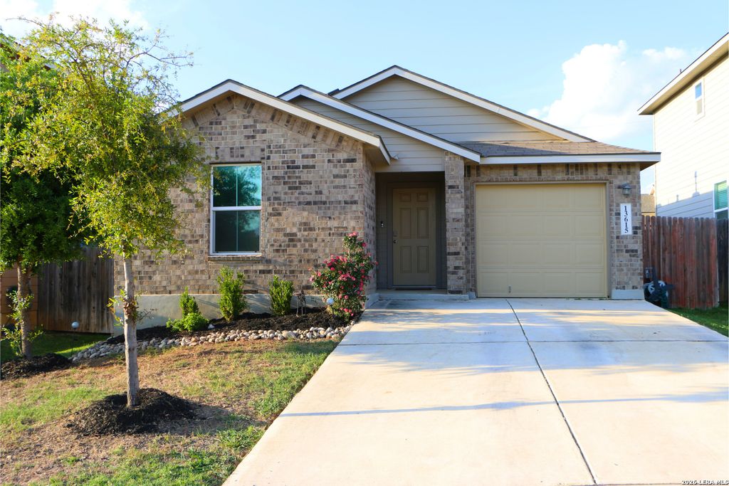 13615 Whisper Xing, San Antonio, TX 78252