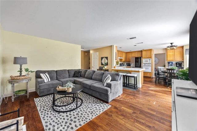 9711 Touchstone, Bakersfield, CA 93311