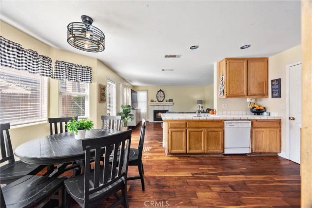 9711 Touchstone, Bakersfield, CA 93311