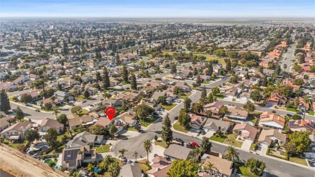 9711 Touchstone, Bakersfield, CA 93311