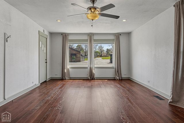 1011 W Court Street W, Paragould, AR 72450