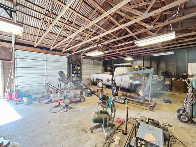 404517 E 1080 Road, Henryetta, OK 74437