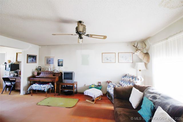 404517 E 1080 Road, Henryetta, OK 74437