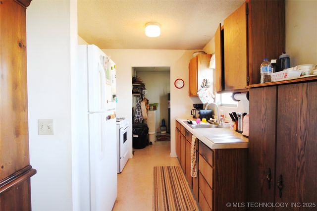 404517 E 1080 Road, Henryetta, OK 74437