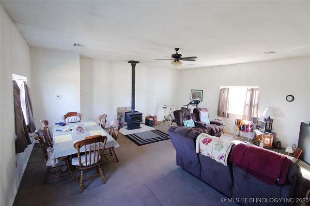 404517 E 1080 Road, Henryetta, OK 74437