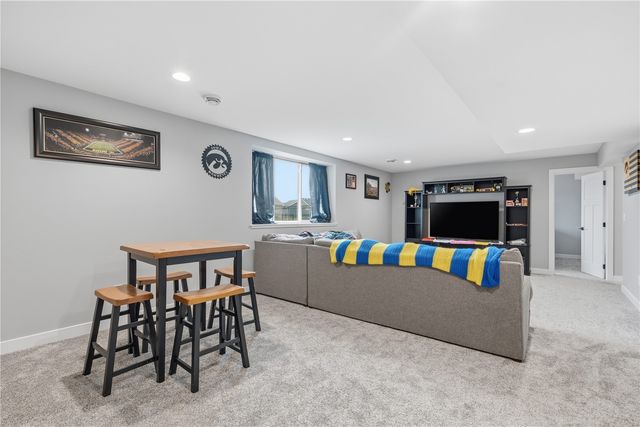 1278 Echo Ridge Ln, Marion, IA 52302