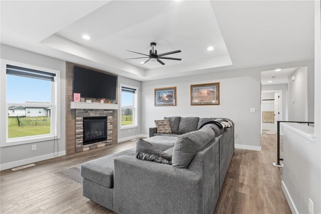 1278 Echo Ridge Ln, Marion, IA 52302