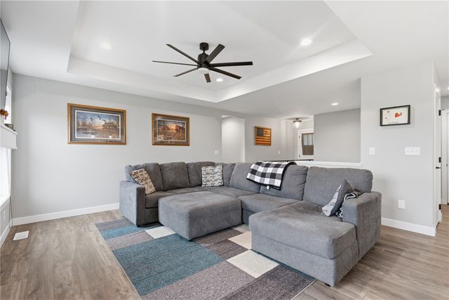 1278 Echo Ridge Ln, Marion, IA 52302