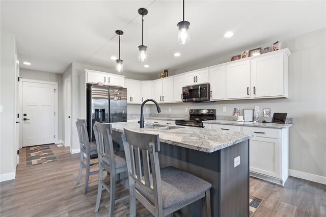 1278 Echo Ridge Ln, Marion, IA 52302