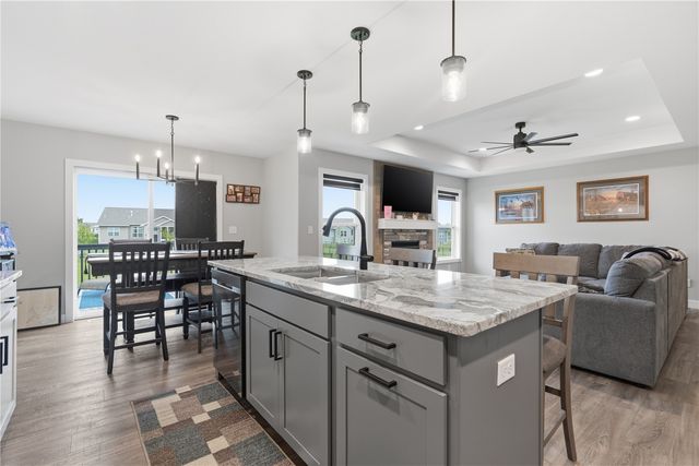 1278 Echo Ridge Ln, Marion, IA 52302