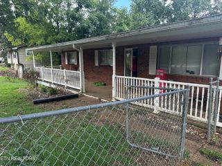 812 W Ridgecrest Drive, Kingston, TN 37763