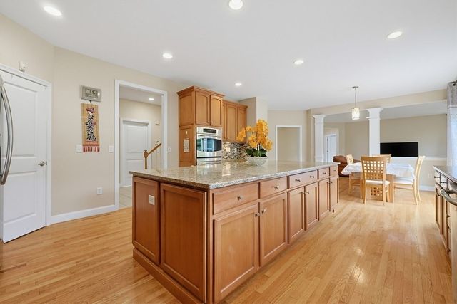 35 Howarth Dr, Upton, MA 01568