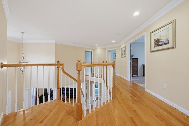 35 Howarth Dr, Upton, MA 01568