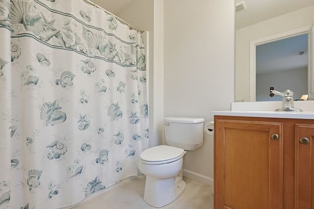 35 Howarth Dr, Upton, MA 01568