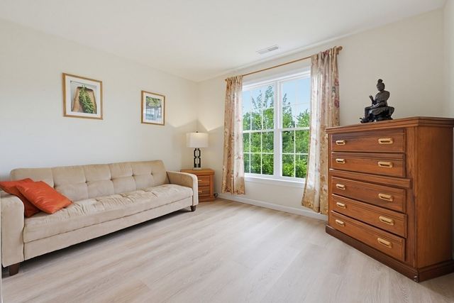 35 Howarth Dr, Upton, MA 01568
