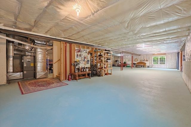 35 Howarth Dr, Upton, MA 01568