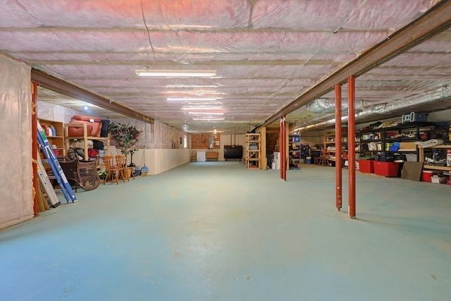 35 Howarth Dr, Upton, MA 01568