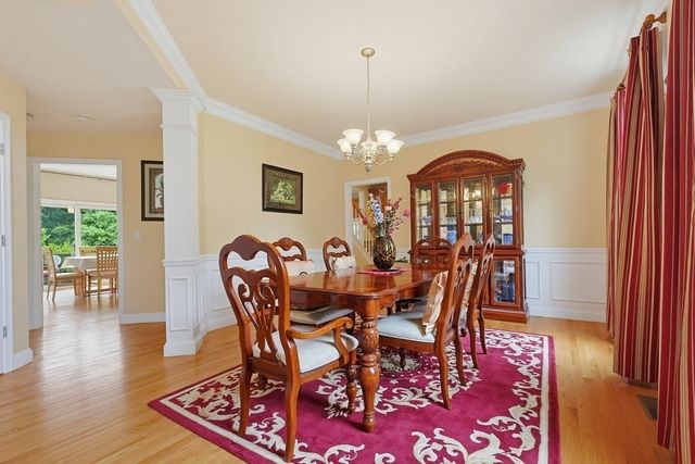 35 Howarth Dr, Upton, MA 01568