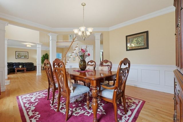 35 Howarth Dr, Upton, MA 01568
