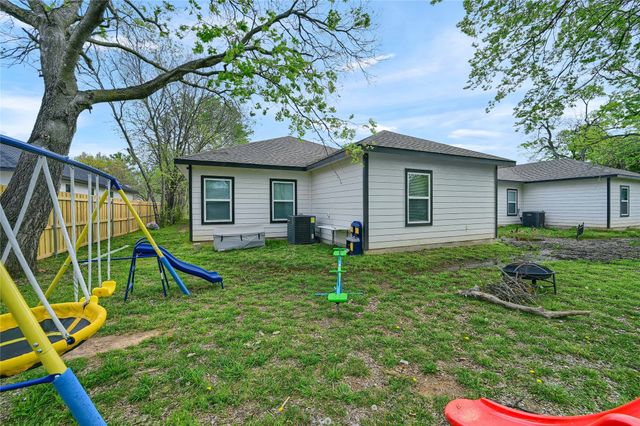 1408 Doty Street, Gainesville, TX 76240